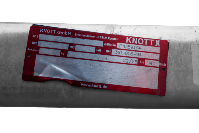 KNOTT P11359.014 VGB13 bromsad axel för båttrailer 1350kg 1500mm 2000mm 5x112